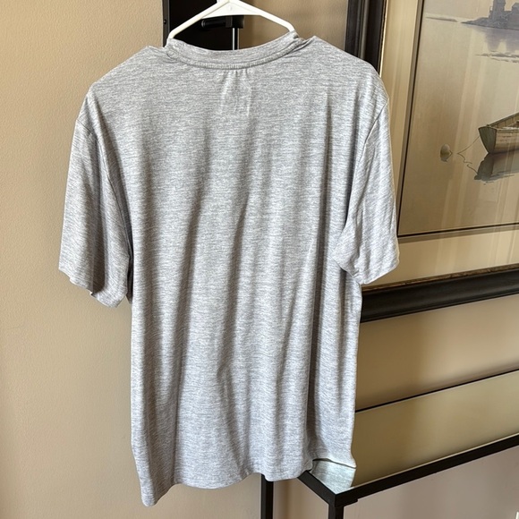 Reebok Men's Gray T-Shirt Large Workout Like New - Picture 3 of 3